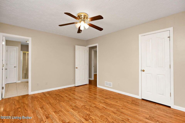 Listing Image 26