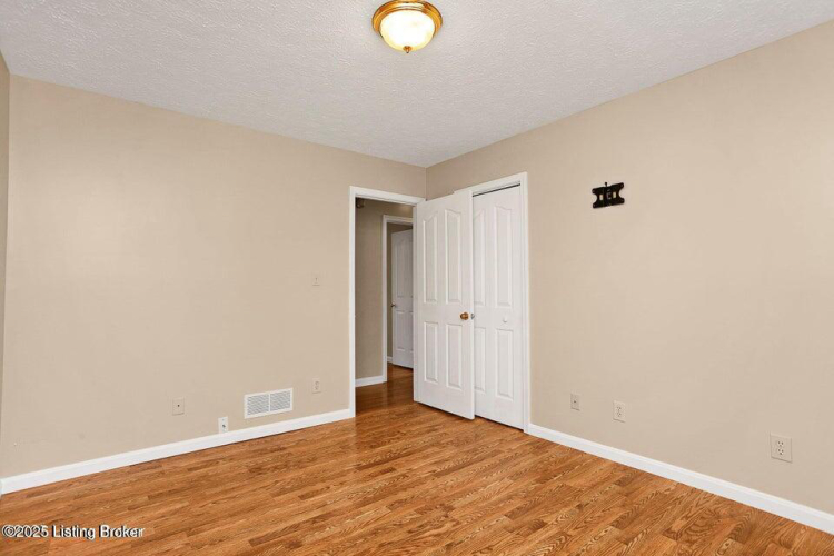 Listing Image 29
