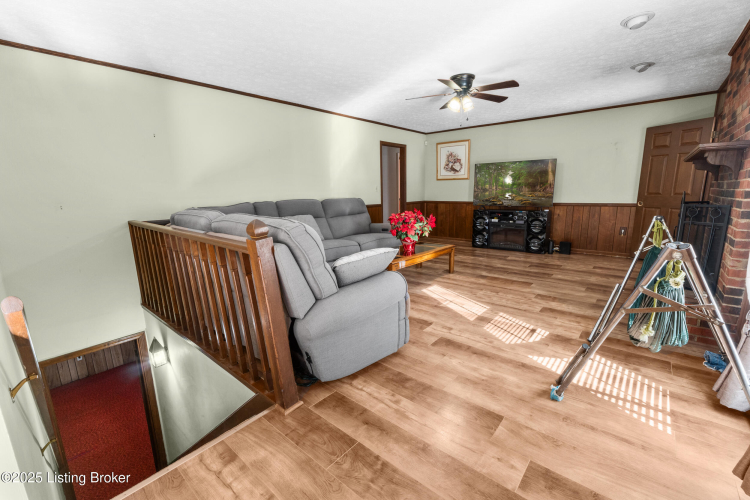 Listing Image 24