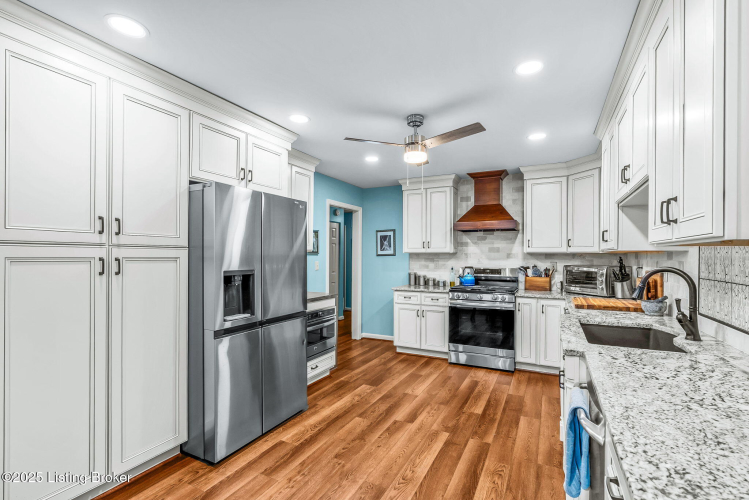 Listing Image 12
