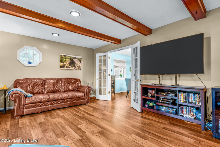 Listing Image 16