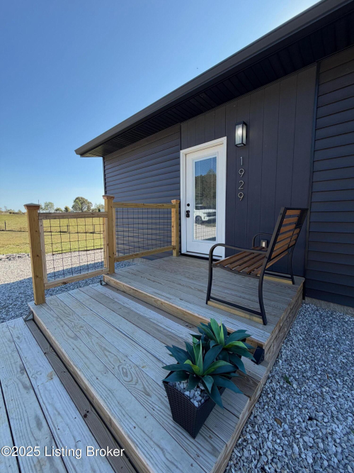 Listing Image 8