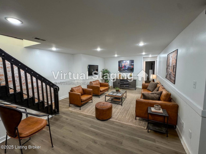 Listing Image 10