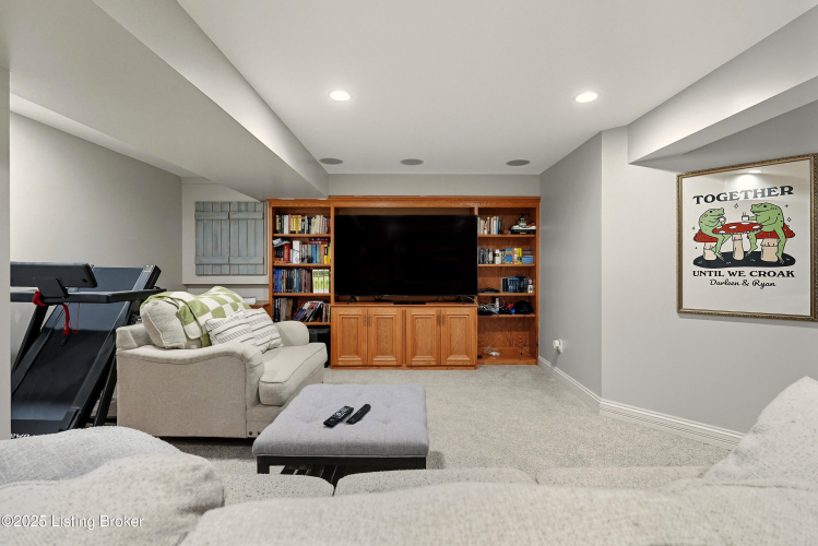 Listing Image 32