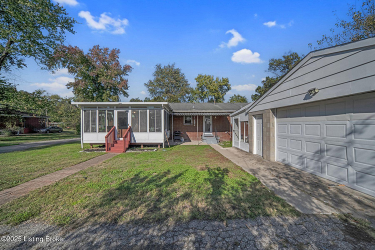 Listing Image 11