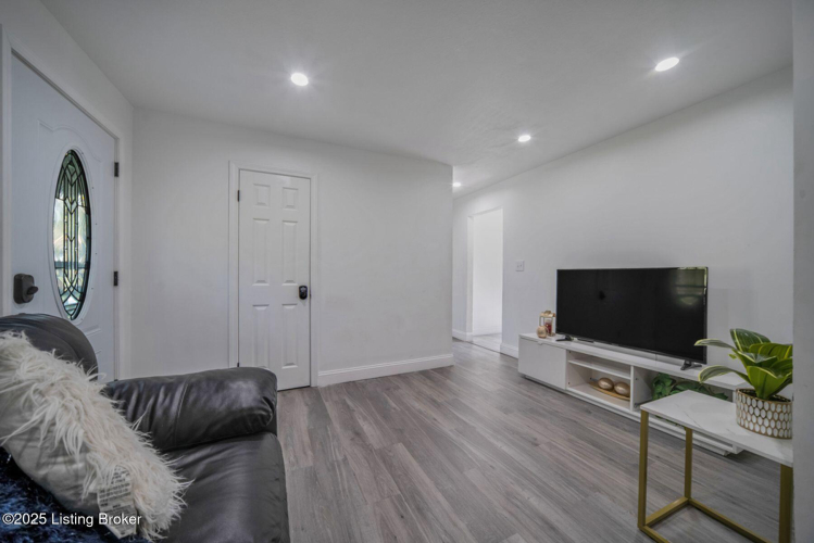 Listing Image 51