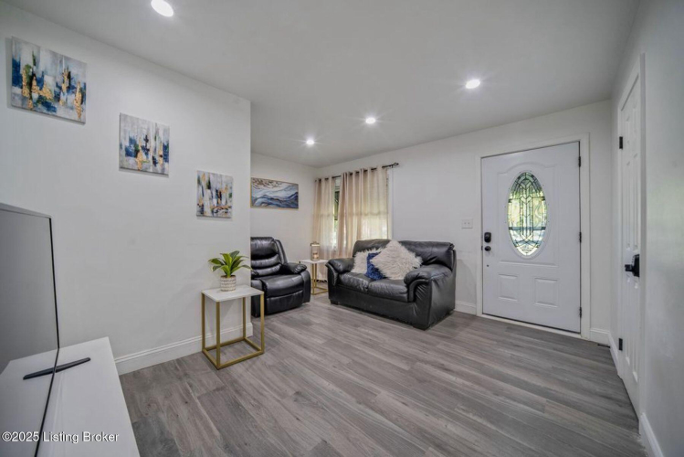 Listing Image 52