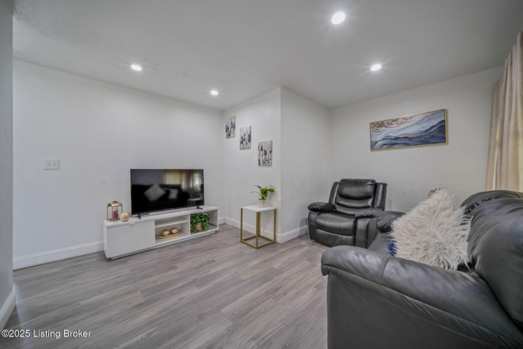 Listing Image 53