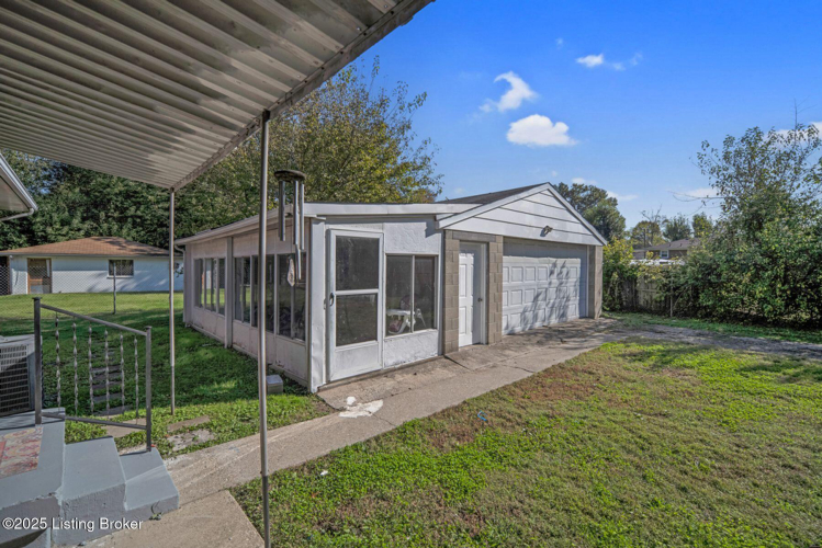 Listing Image 7