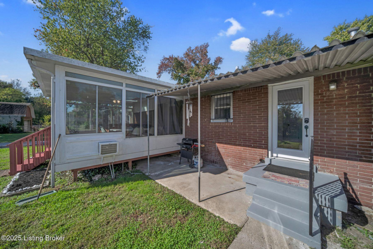 Listing Image 8