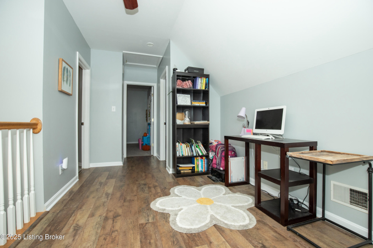 Listing Image 23