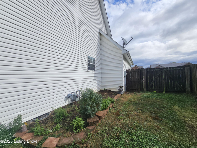 Listing Image 42