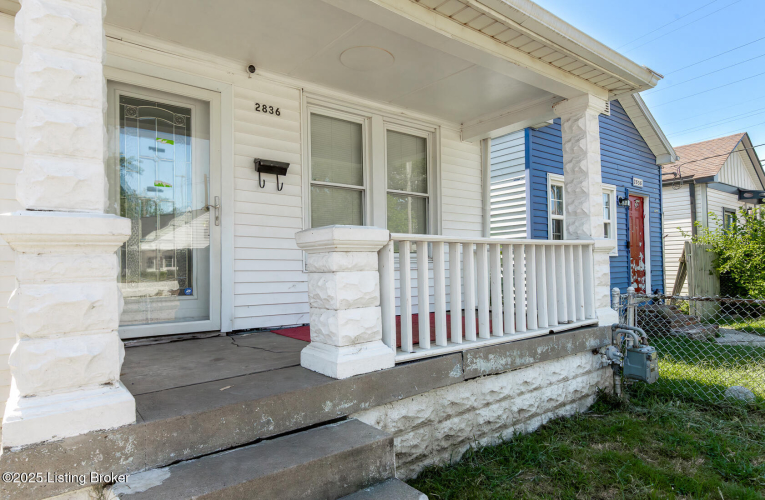 Listing Image 4