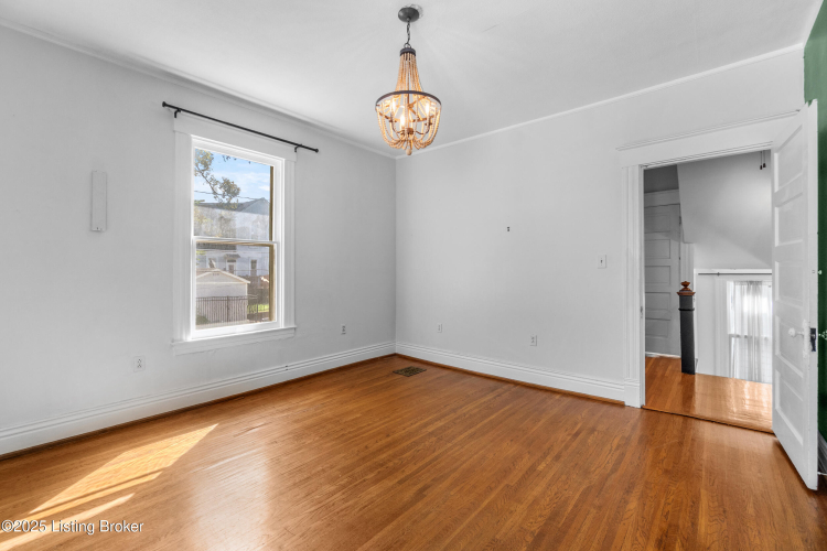 Listing Image 23