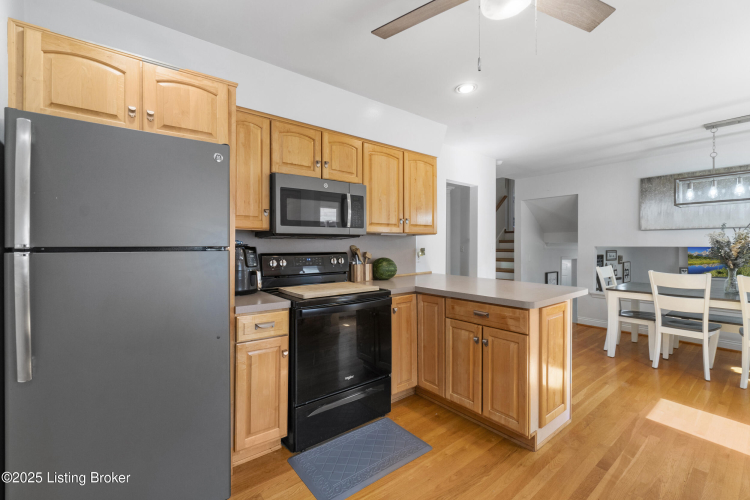 Listing Image 10