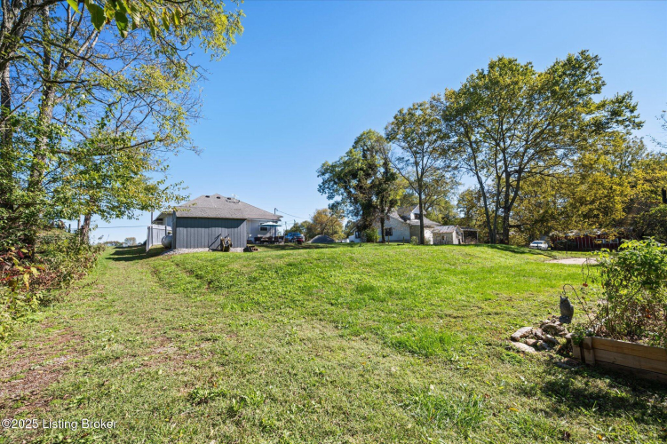 Listing Image 38