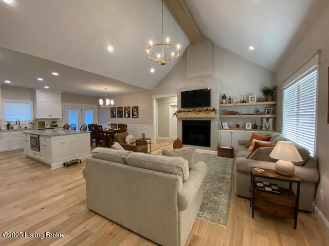 Listing Image 4