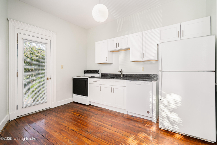 Listing Image 14