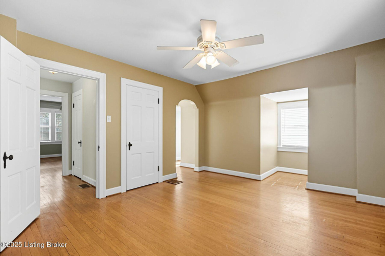 Listing Image 35