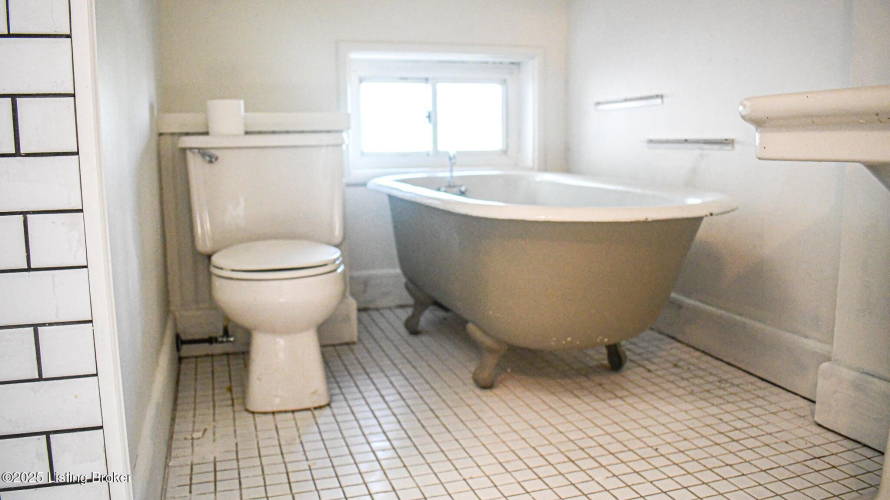 Listing Image 19