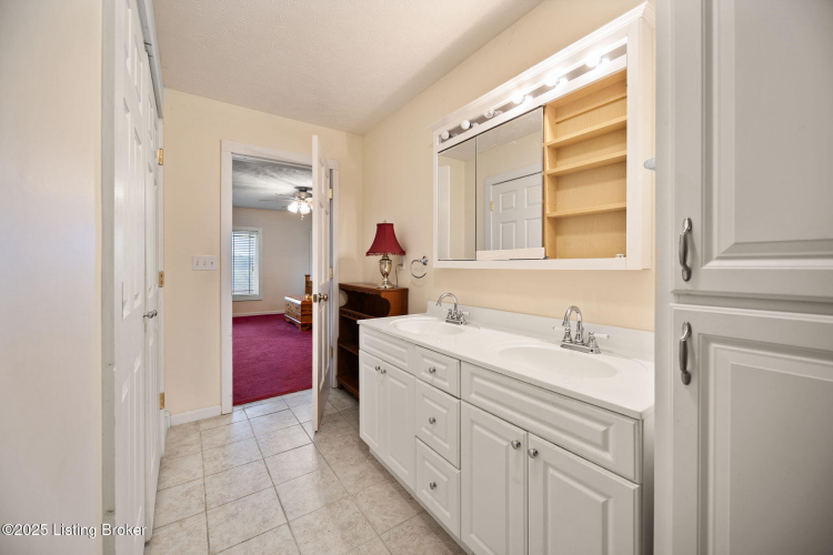 Listing Image 112
