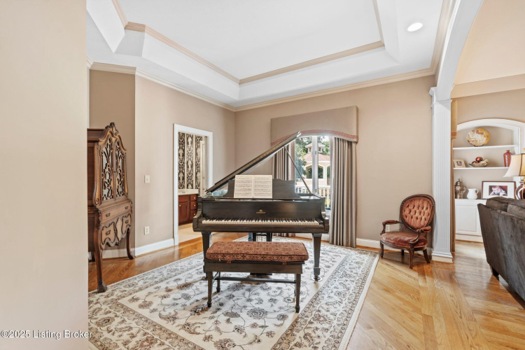 Listing Image 15