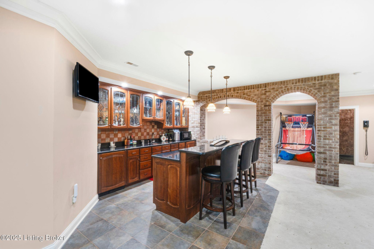 Listing Image 64