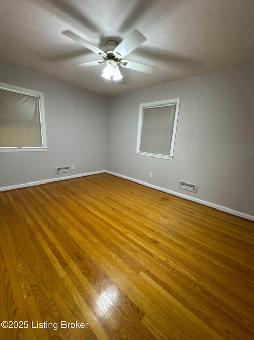 Listing Image 30