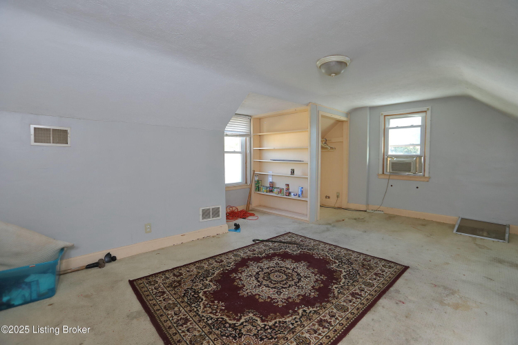 Listing Image 28