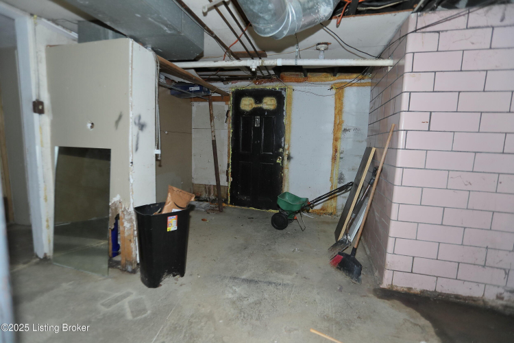 Listing Image 38