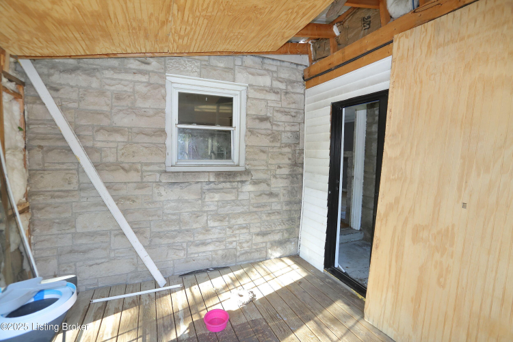 Listing Image 43