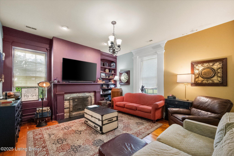 Listing Image 13