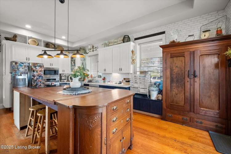 Listing Image 19