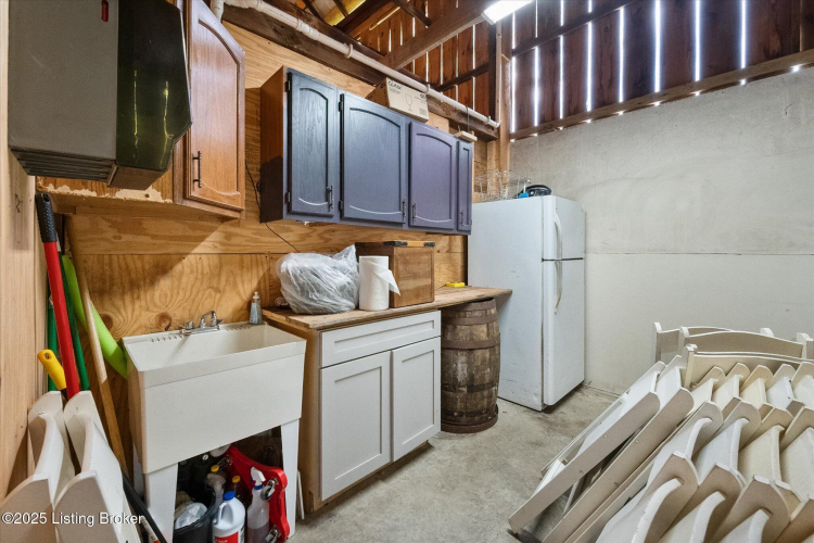 Listing Image 73