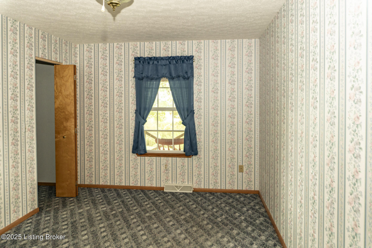 Listing Image 44