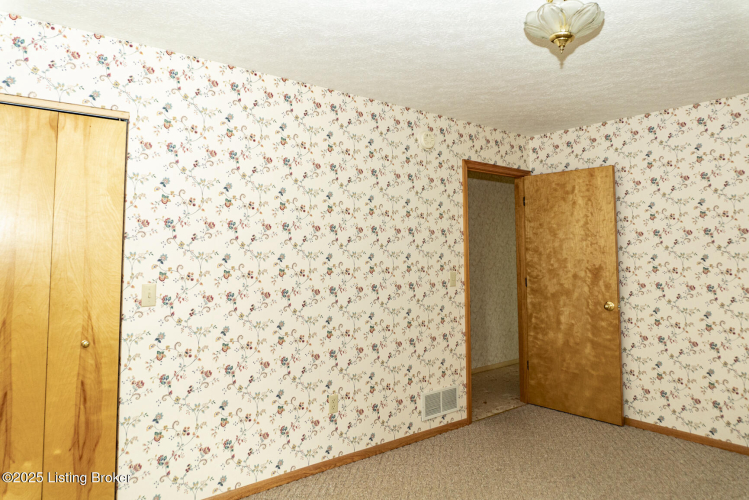 Listing Image 52
