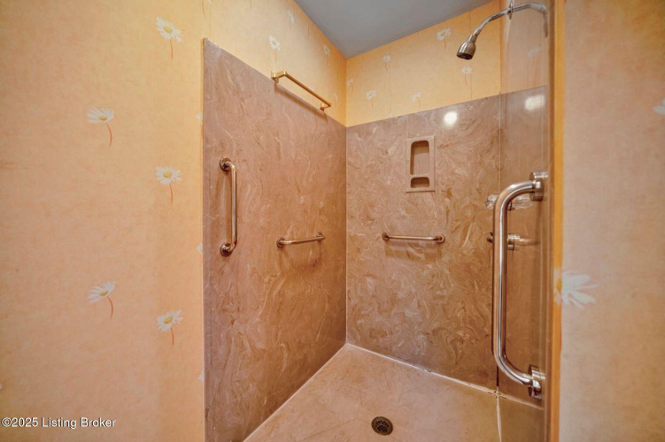 Listing Image 25