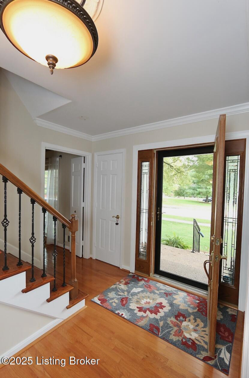 Listing Image 4