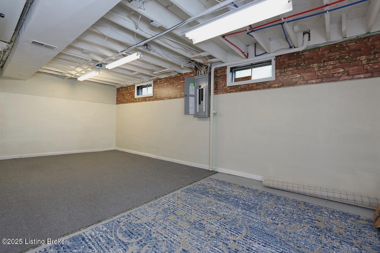 Listing Image 38