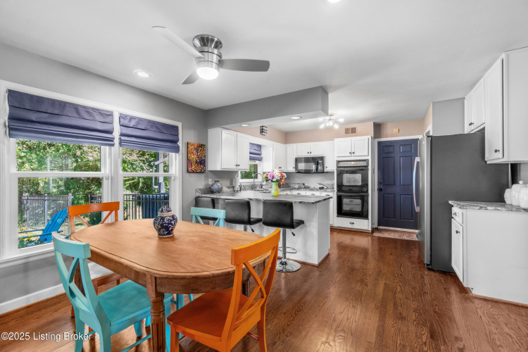 Listing Image 12