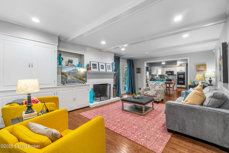 Listing Image 15