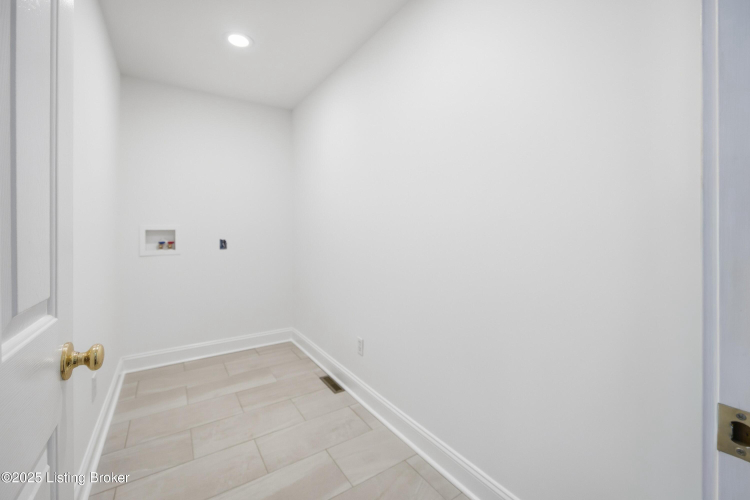 Listing Image 24