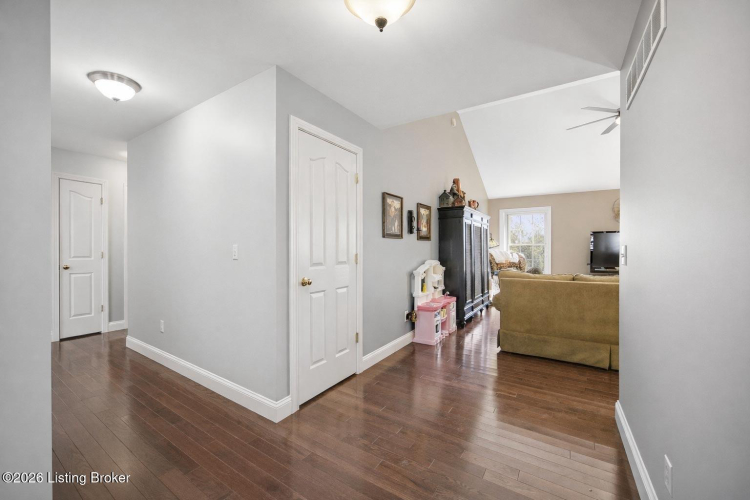 Listing Image 33