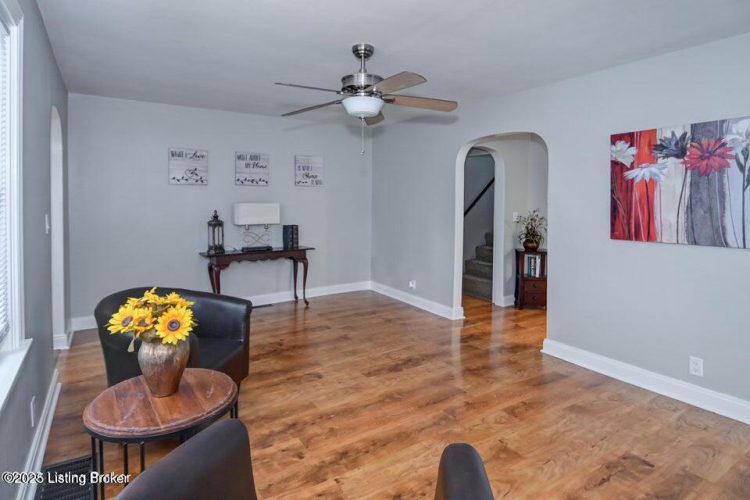 Listing Image 8