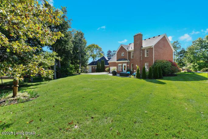 Listing Image 4