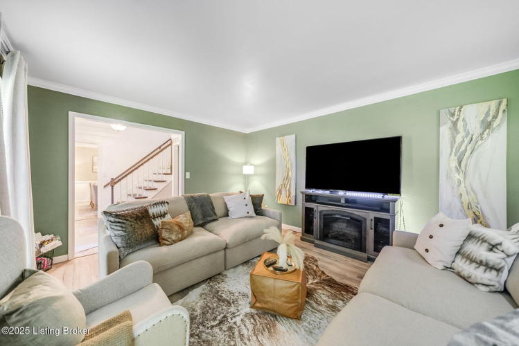 Listing Image 7