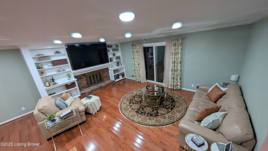 Listing Image 6