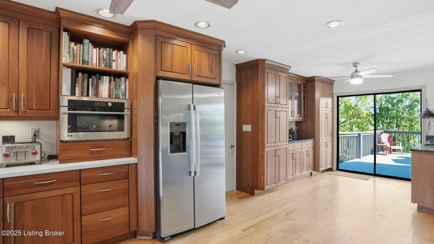 Listing Image 19