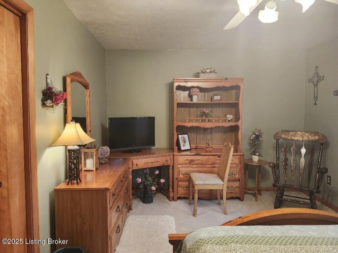 Listing Image 25