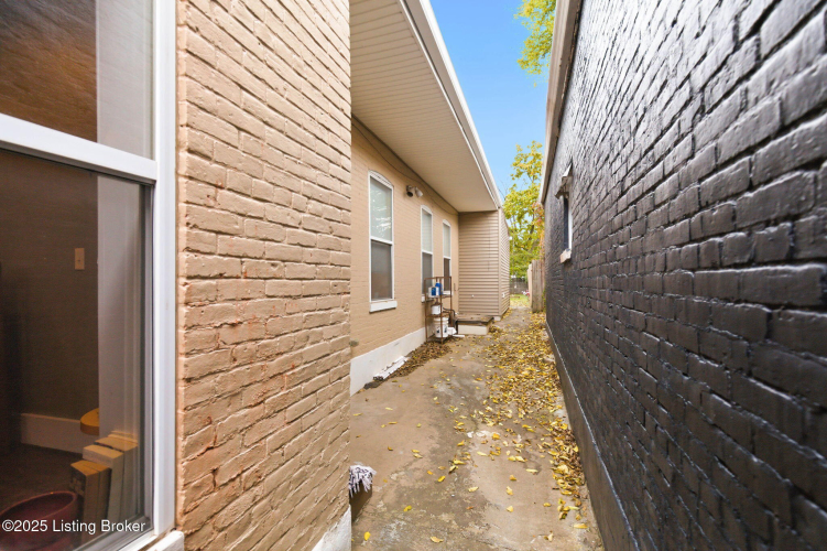 Listing Image 26